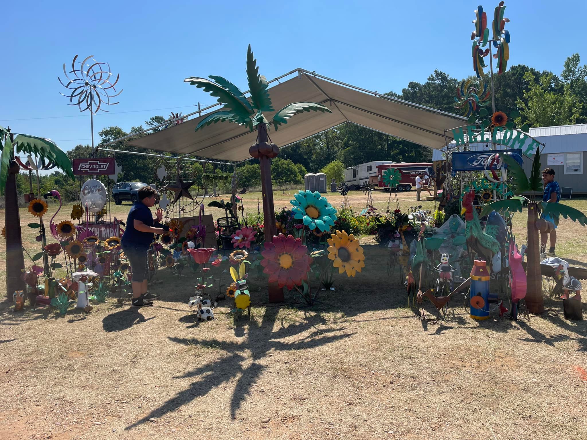 Crowds enjoying Henderson Trade Days monthly market Henderson Texas